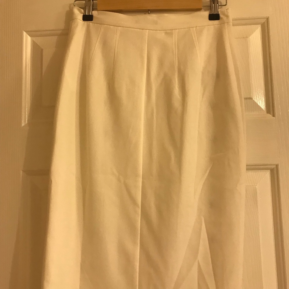 Venus Skirt - Picture 2 of 8